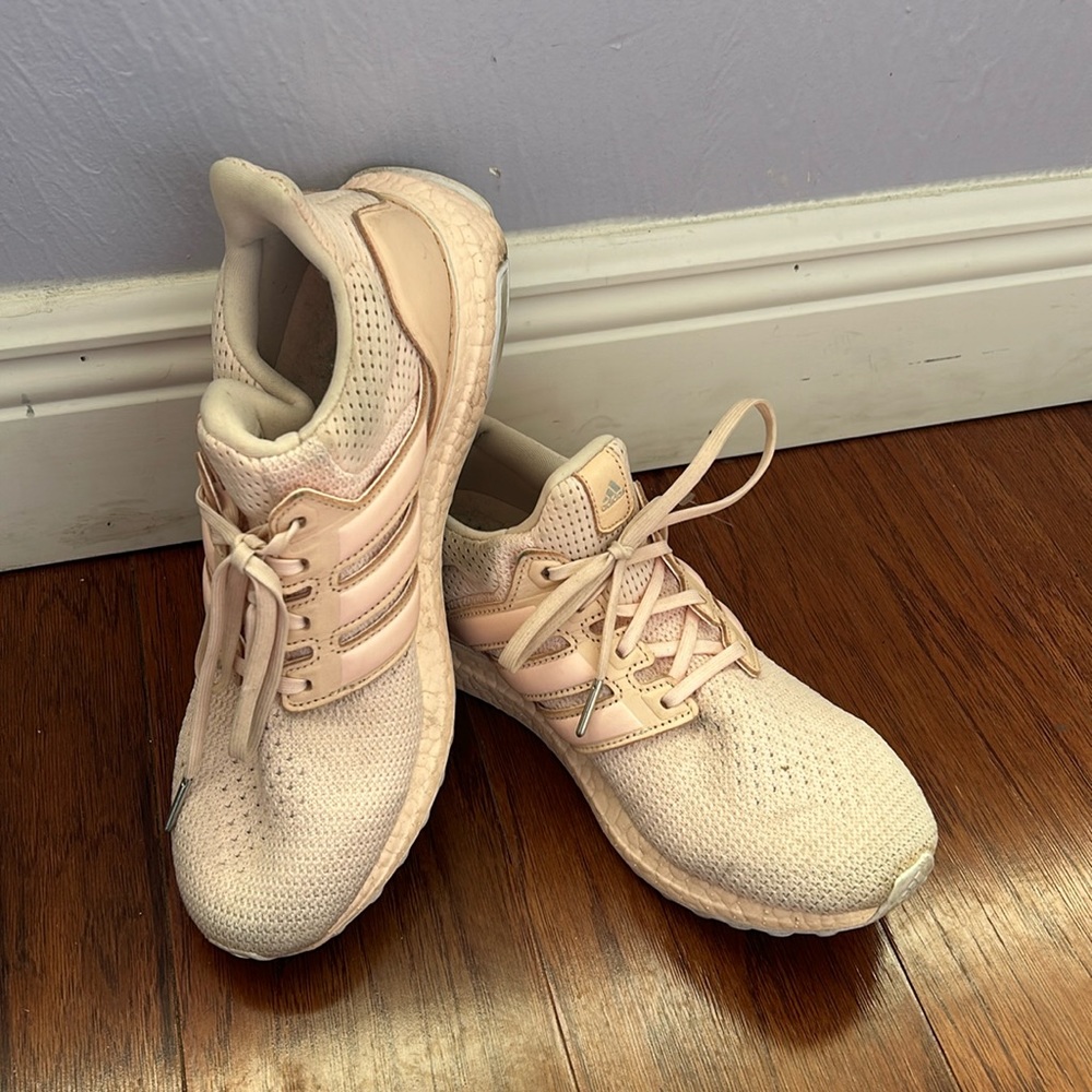 Adidas ultraboost light pink size 9 1/2